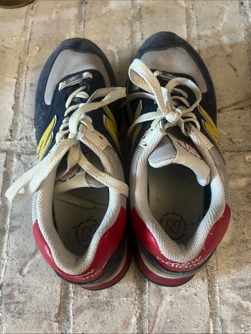 New Balance Men’s 574 D Navy, Yellow & Red Retro Sneakers sz 7